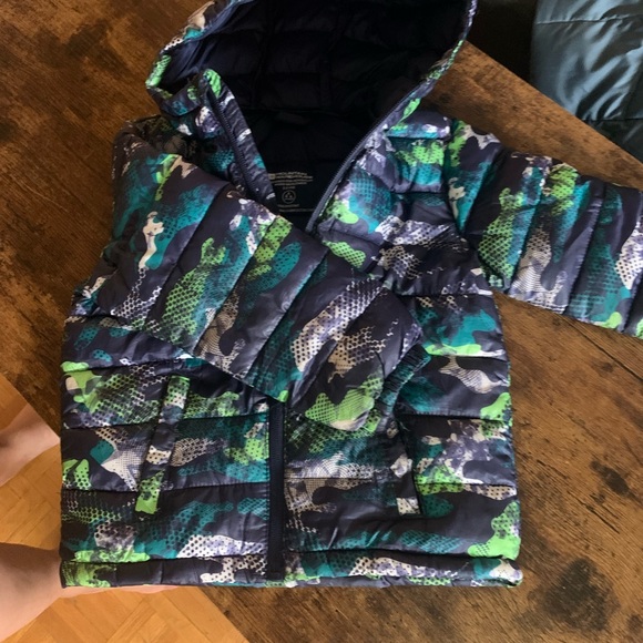 Green Puffer Jacket - Picture 3 of 3